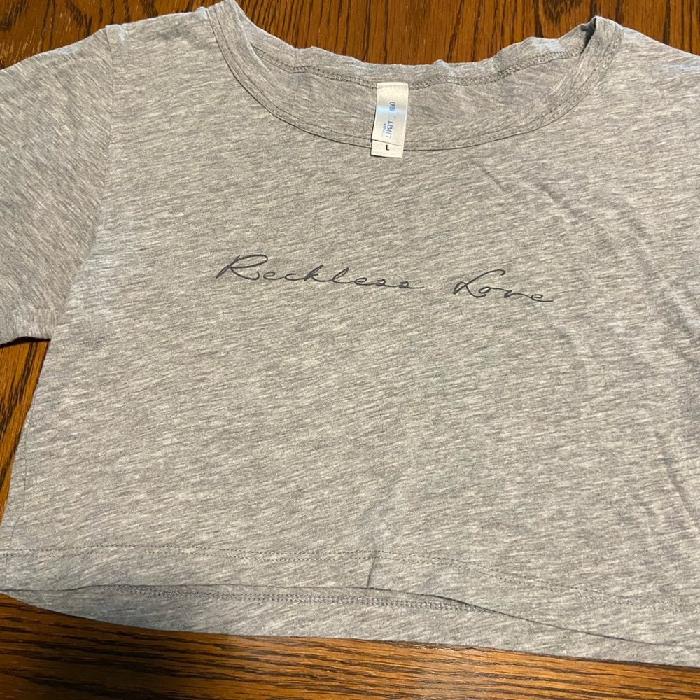 Showstopper crop tee